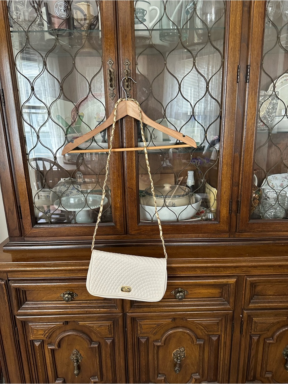 Quilted Cream Shoulder Bag with Chain Strap